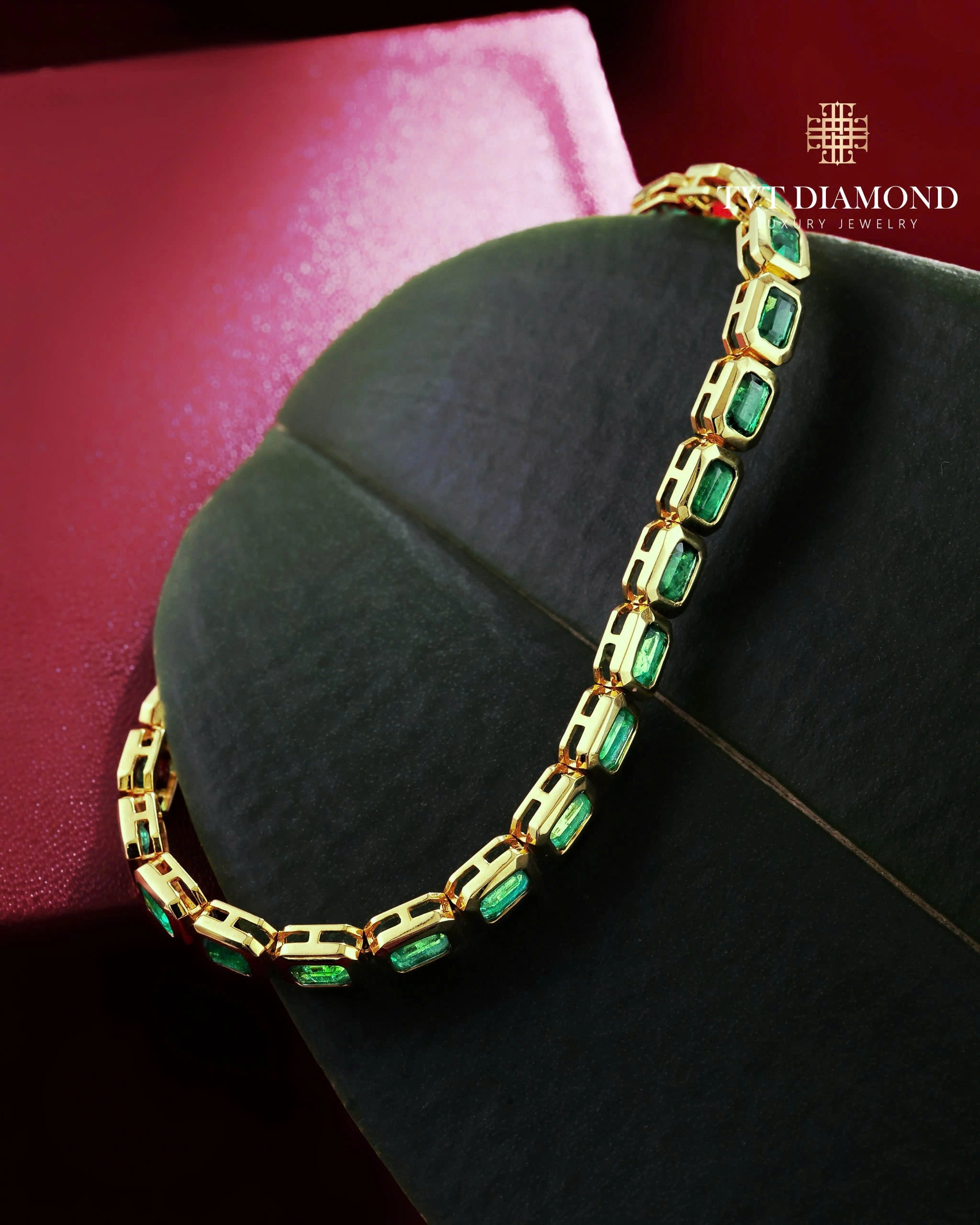 Lắc tay gắn đá emerald 2