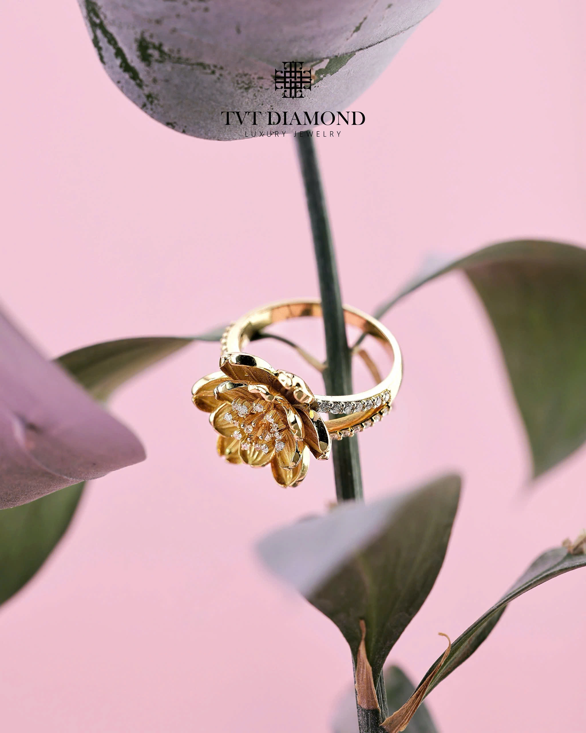 Nhẫn hoa sen thiết kế đính kim vàng vàng 18k 4