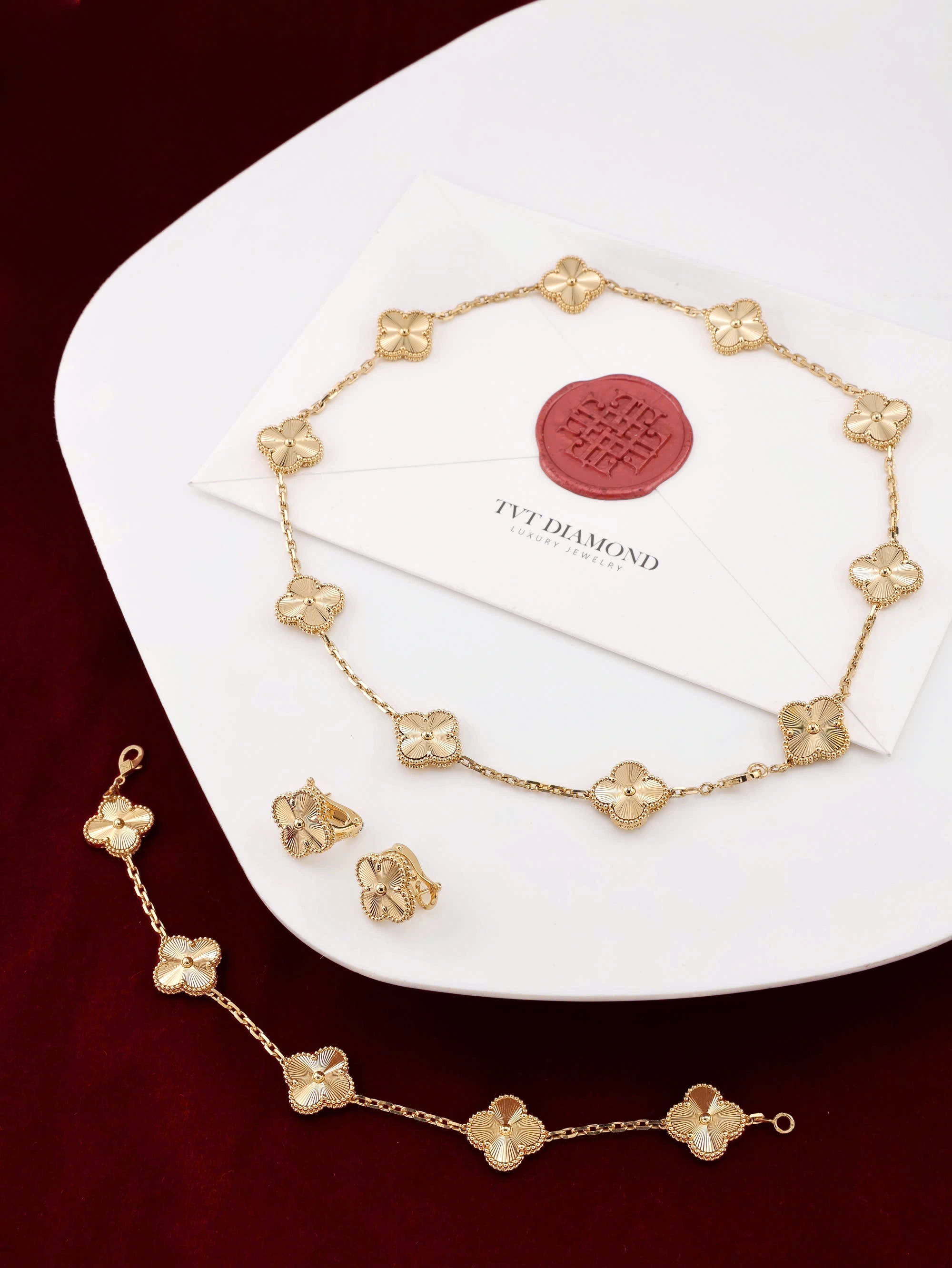 Bộ Van Cleef vàng 3