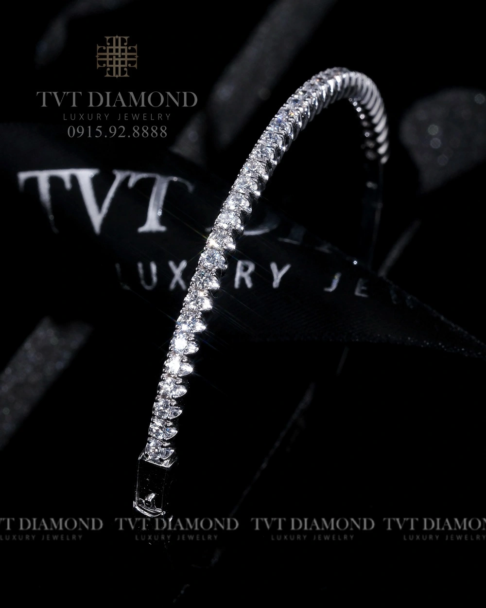 Lắc tay kim cương cứng đính kim nửa vòng 0