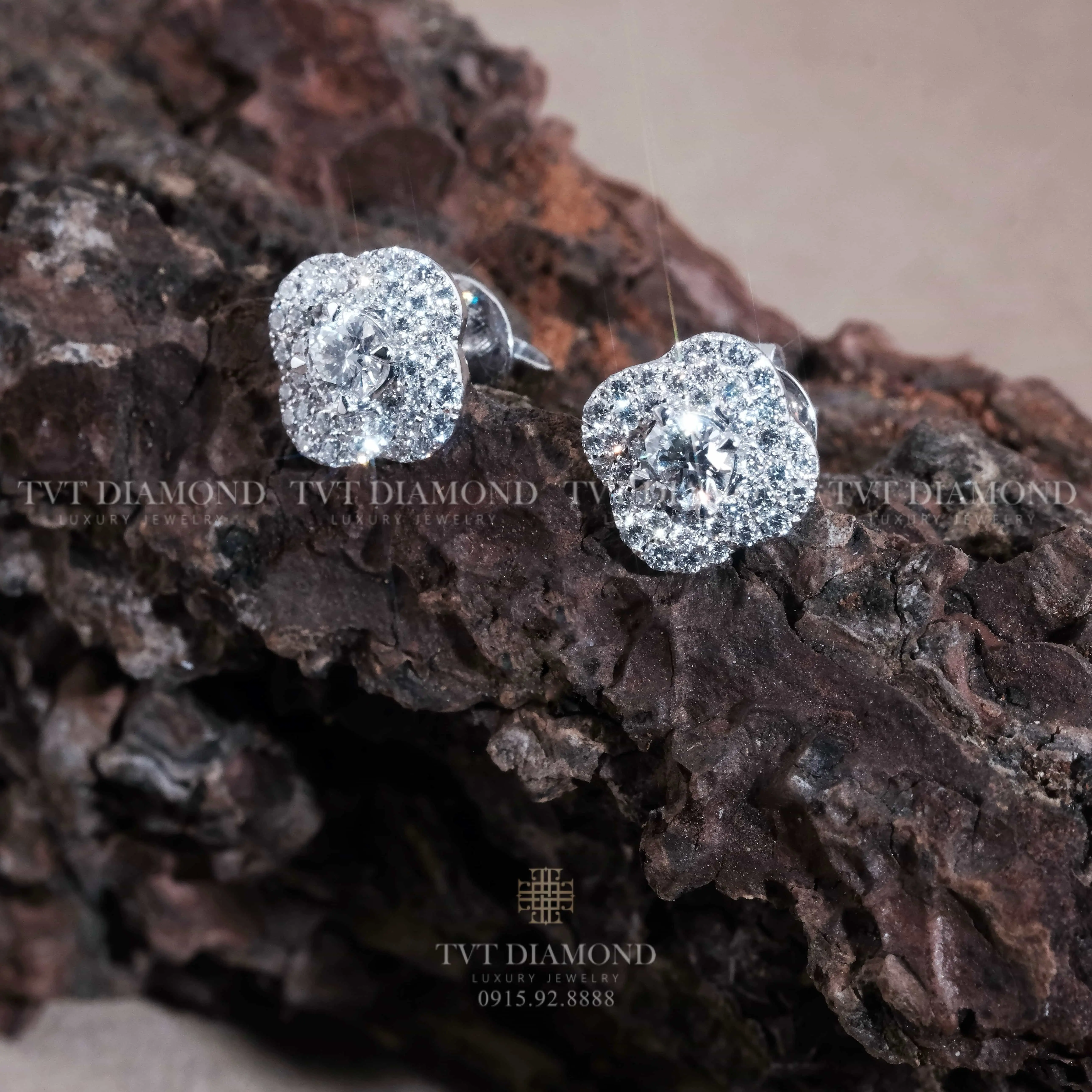 Khuyên tai kim cương hoa 4 cánh  3