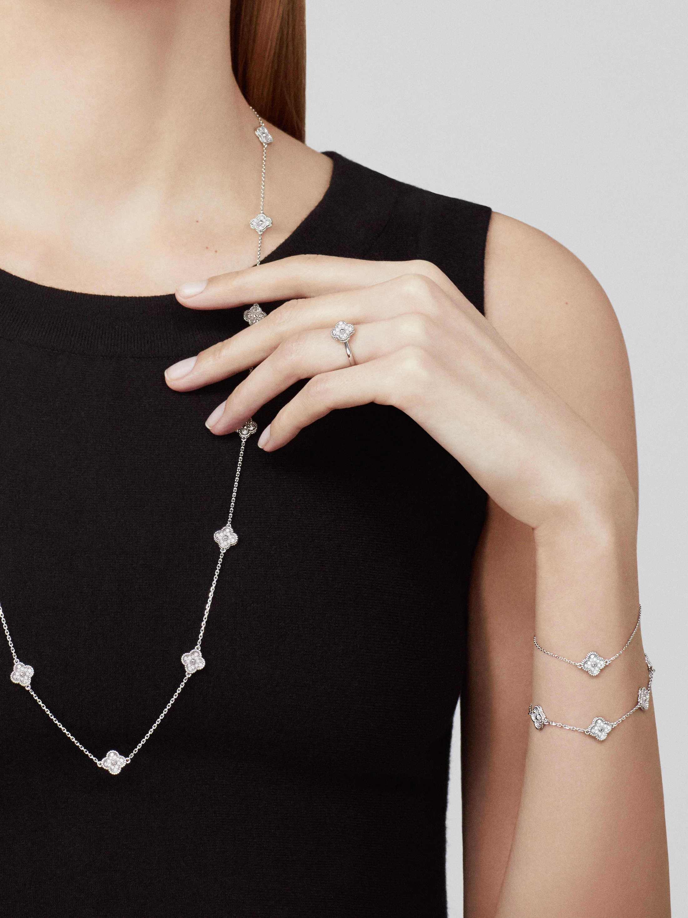 Nhẫn Sweet Alhambra - Van Cleef & Arpels 3