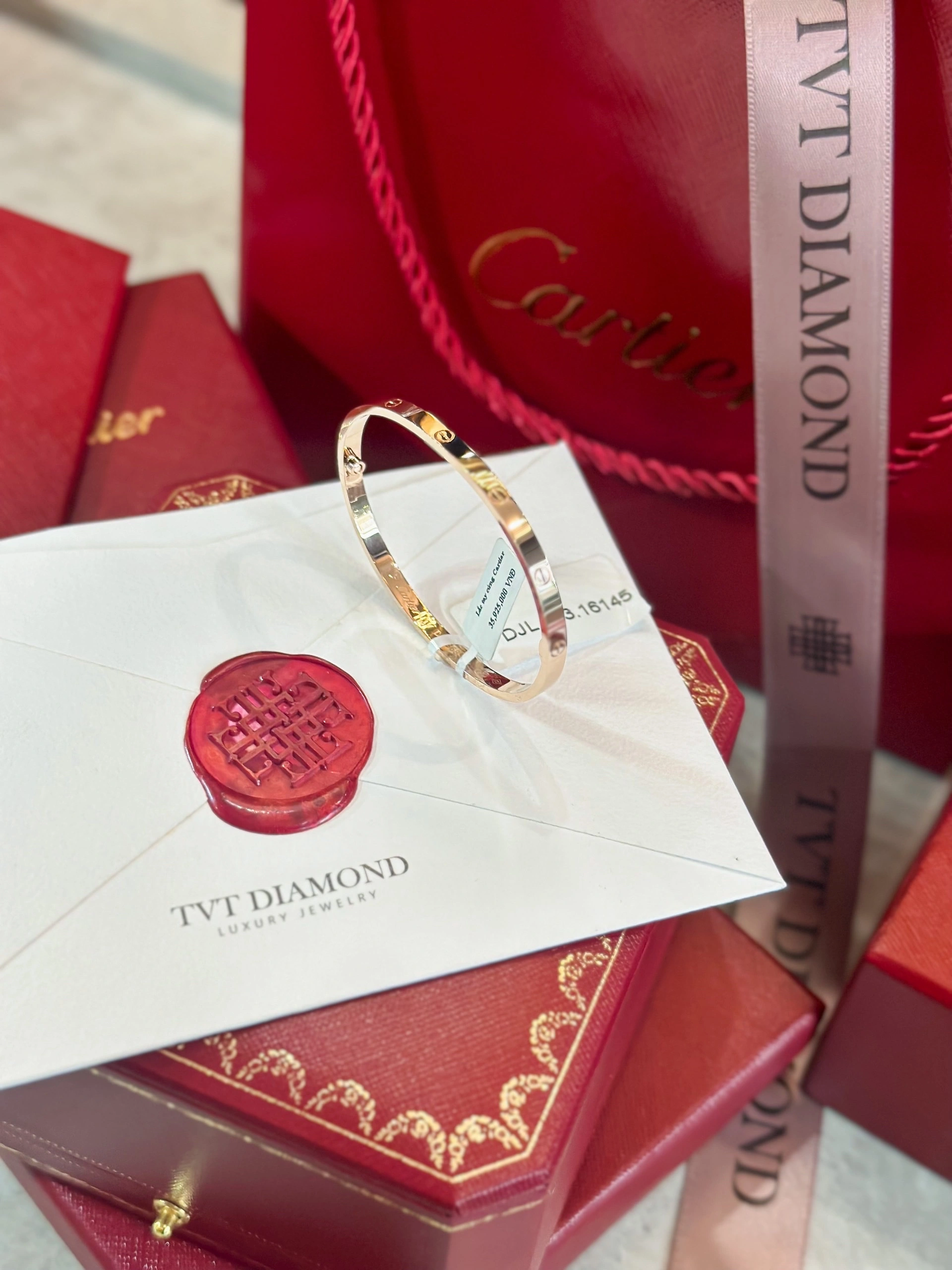 LẮC TAY CARTIER 1