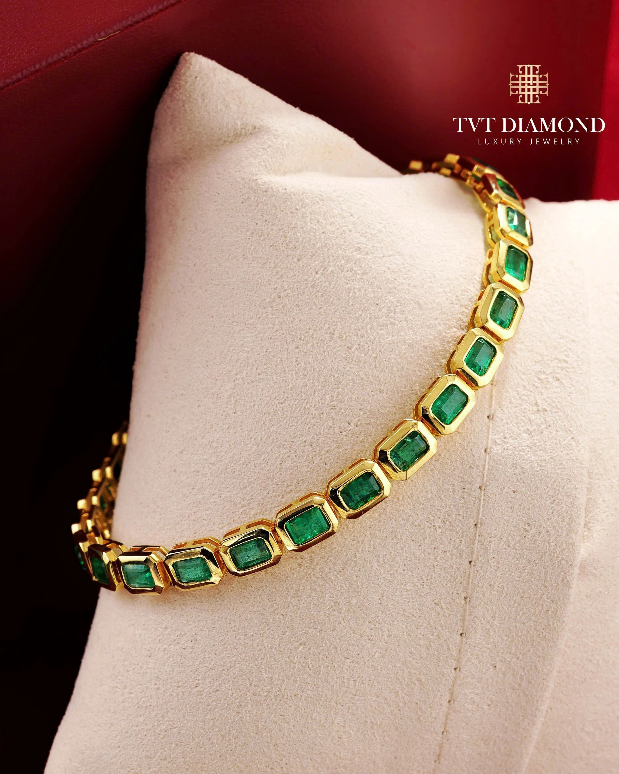 Lắc tay gắn đá emerald 6