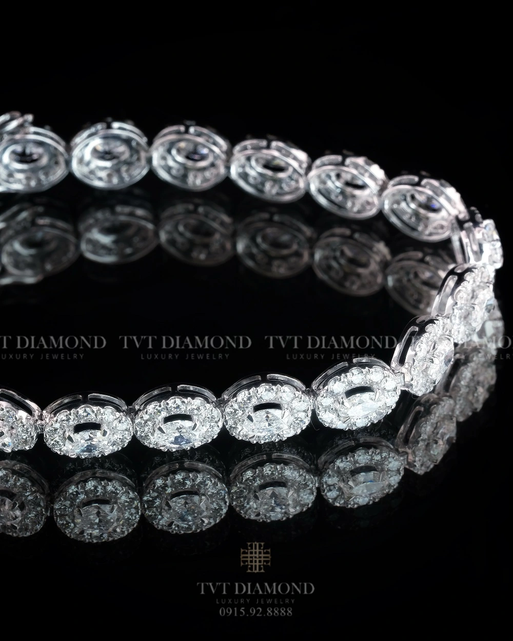 Lắc tay kim cương halo viên chủ oval 3