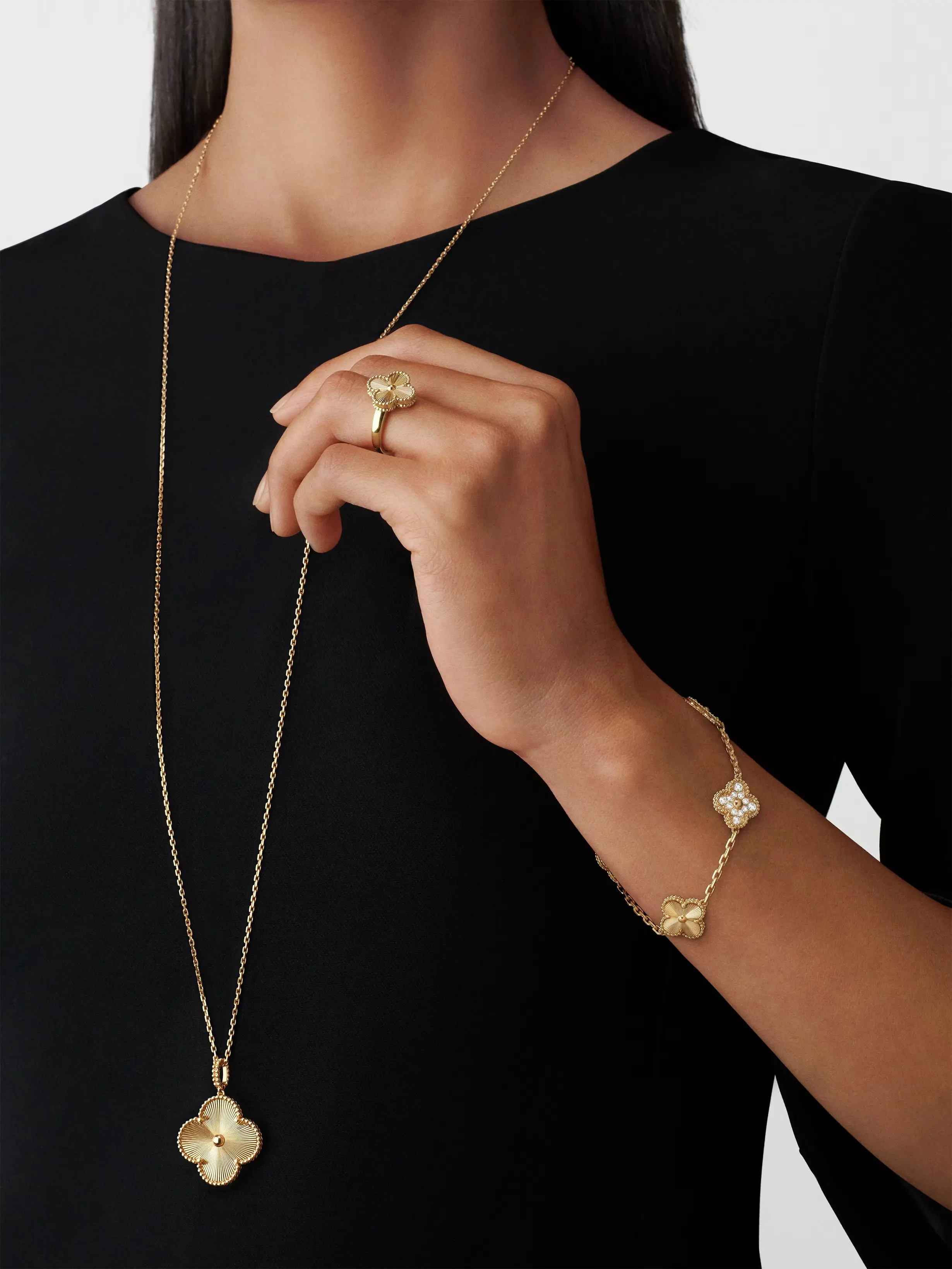 Lắc tay Van 5 hoa - Van Cleef & Arpels - J2317278 3