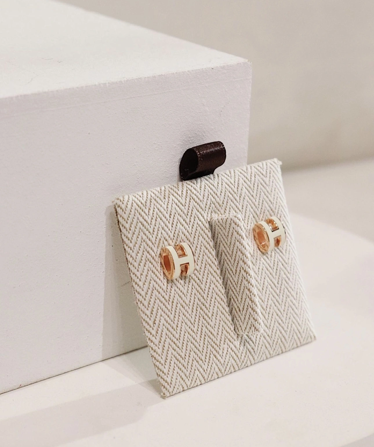 KHUYÊN TẠI HERMES 0