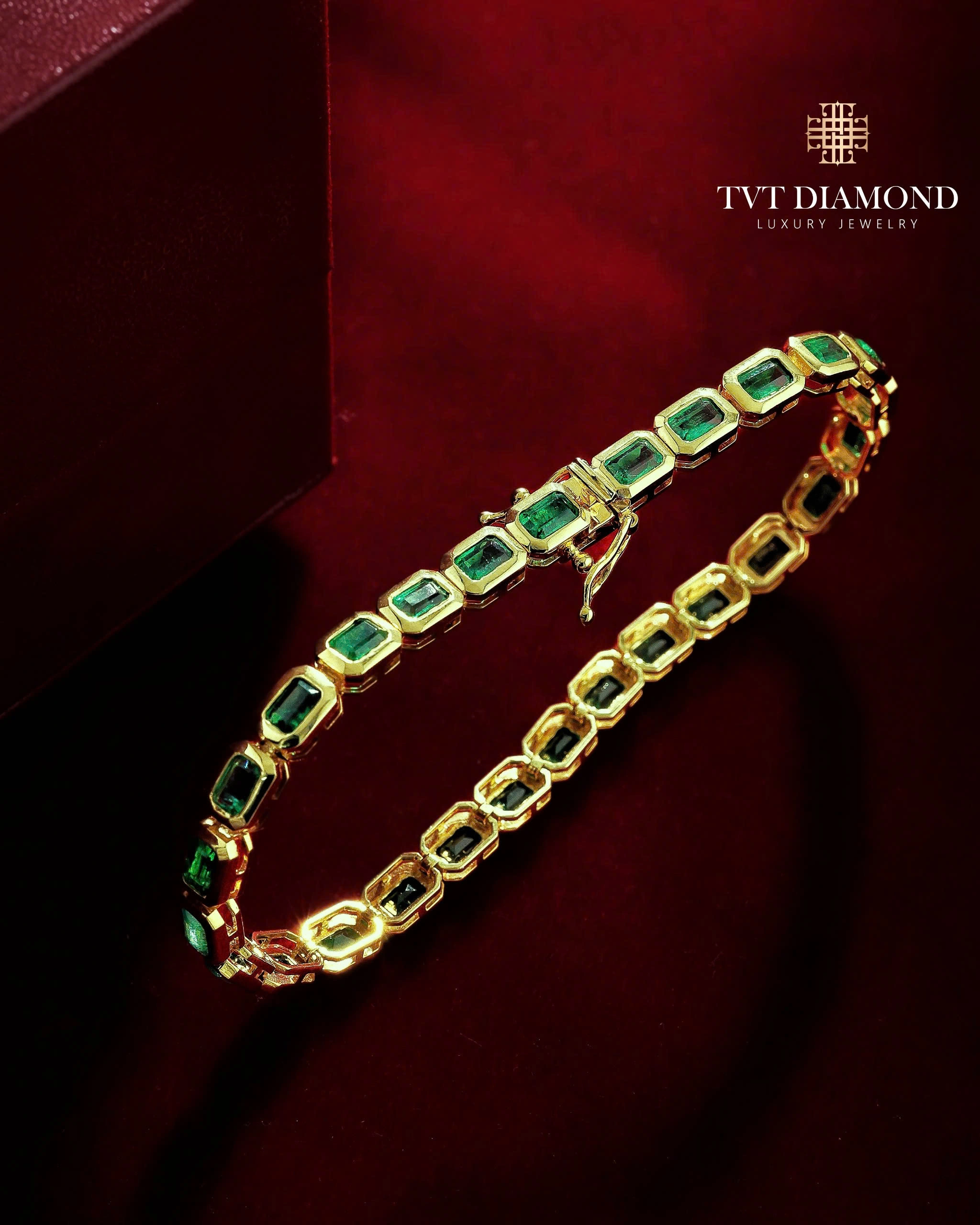 Lắc tay gắn đá emerald 1
