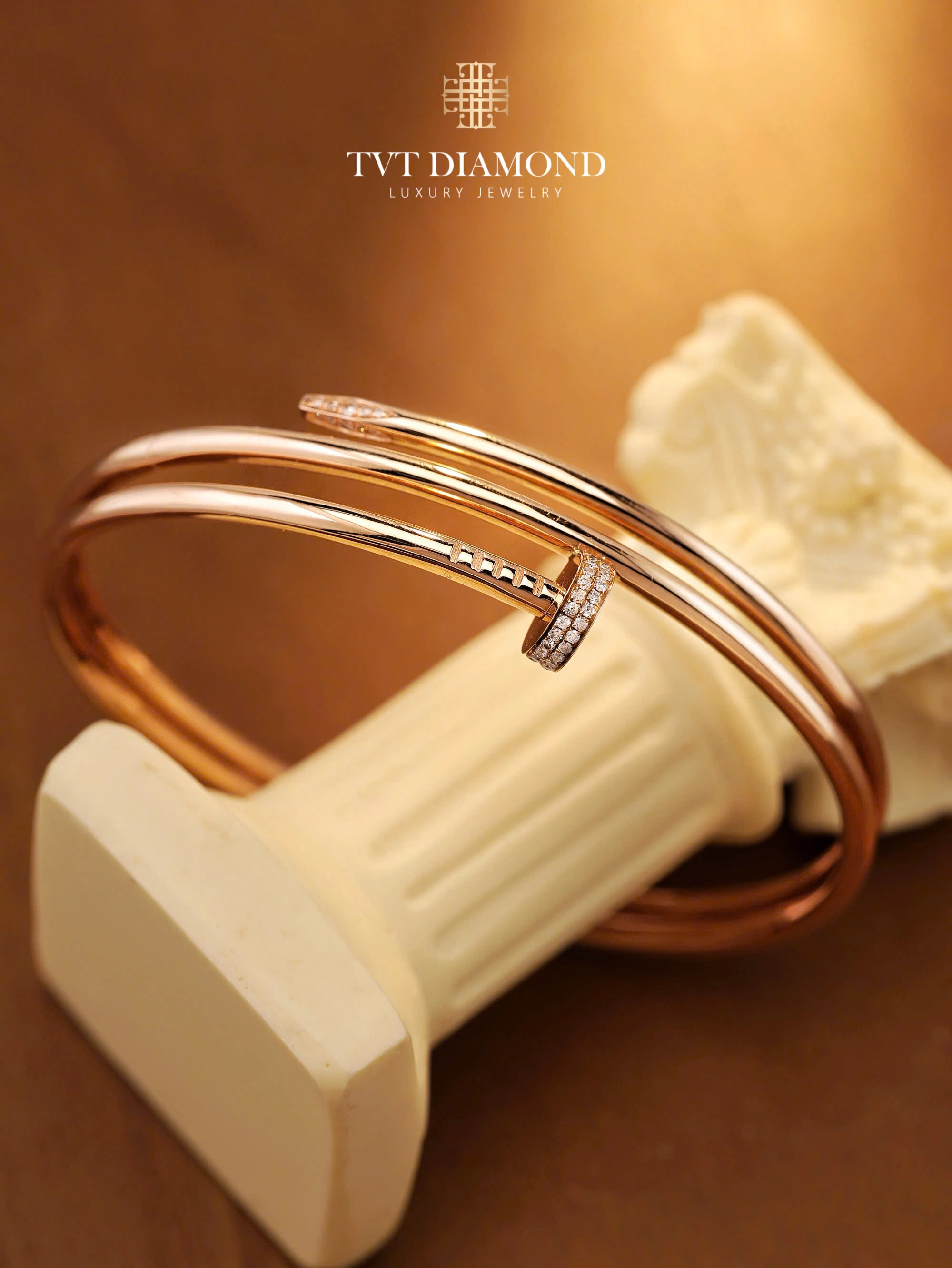 LẮC TAY CARTIER 0