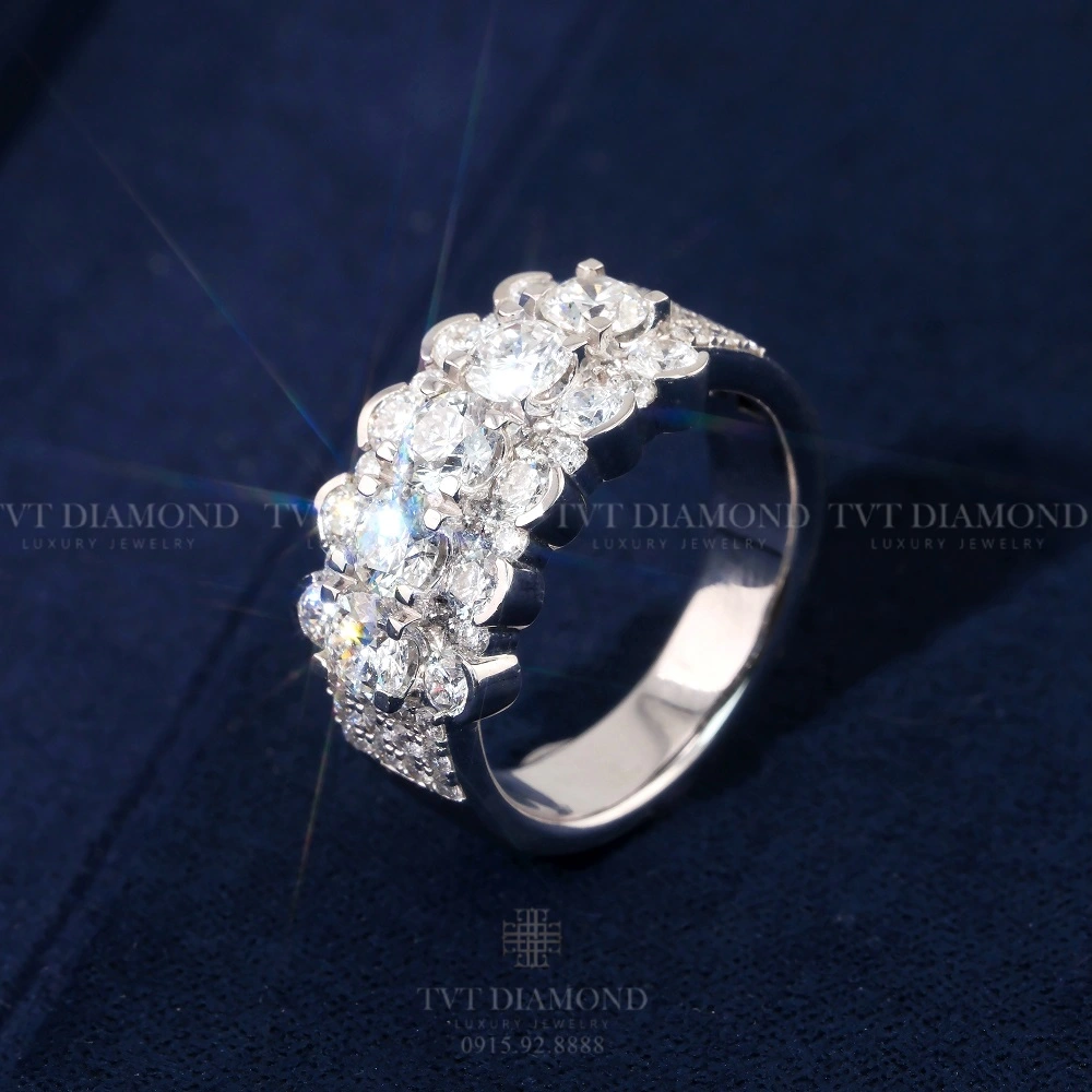 Nhẫn kết kim cương 4li nửa vòng 3