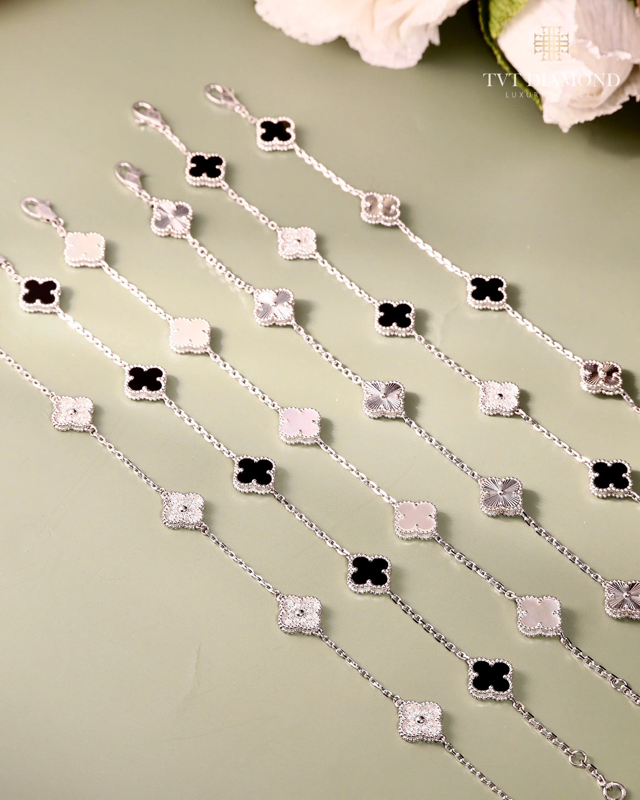 Lắc tay Van Cleef 0