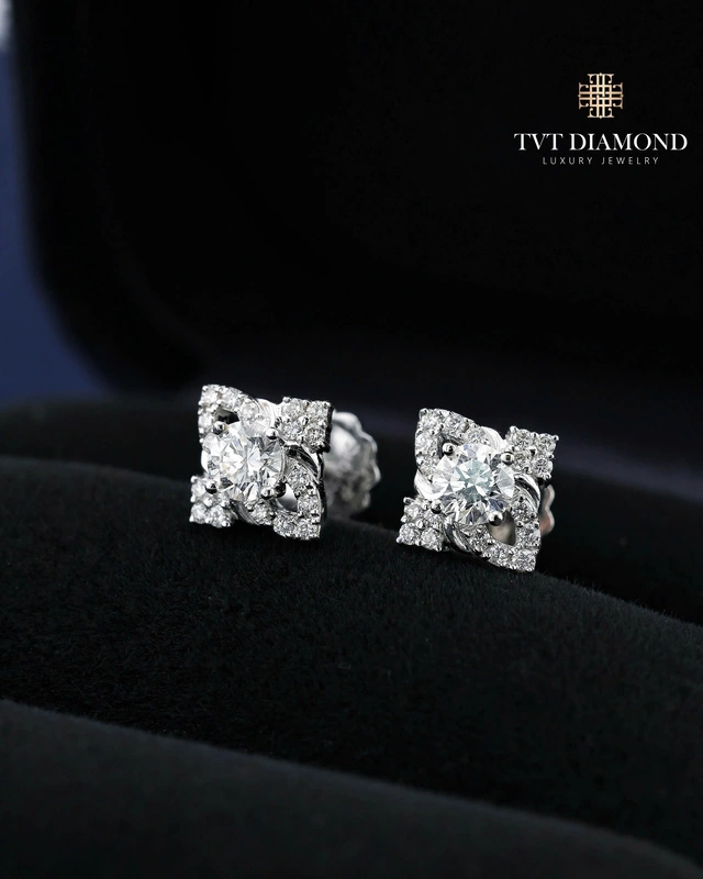 Khuyên tai kim cương thiết kế