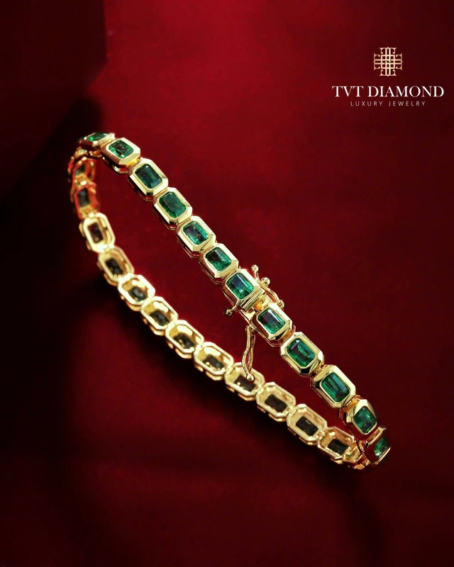 Lắc tay gắn đá emerald