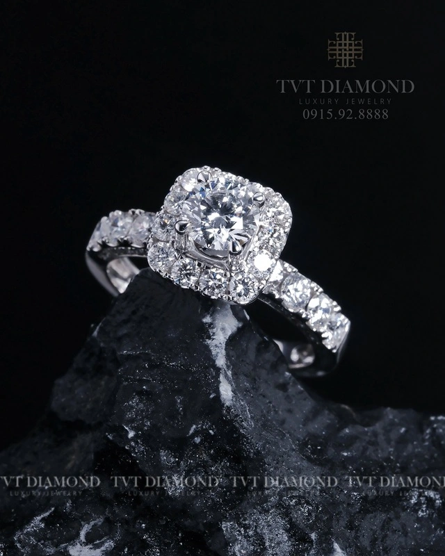 Nhẫn kim cương ổ halo vuông ( GIA 2536532051 )