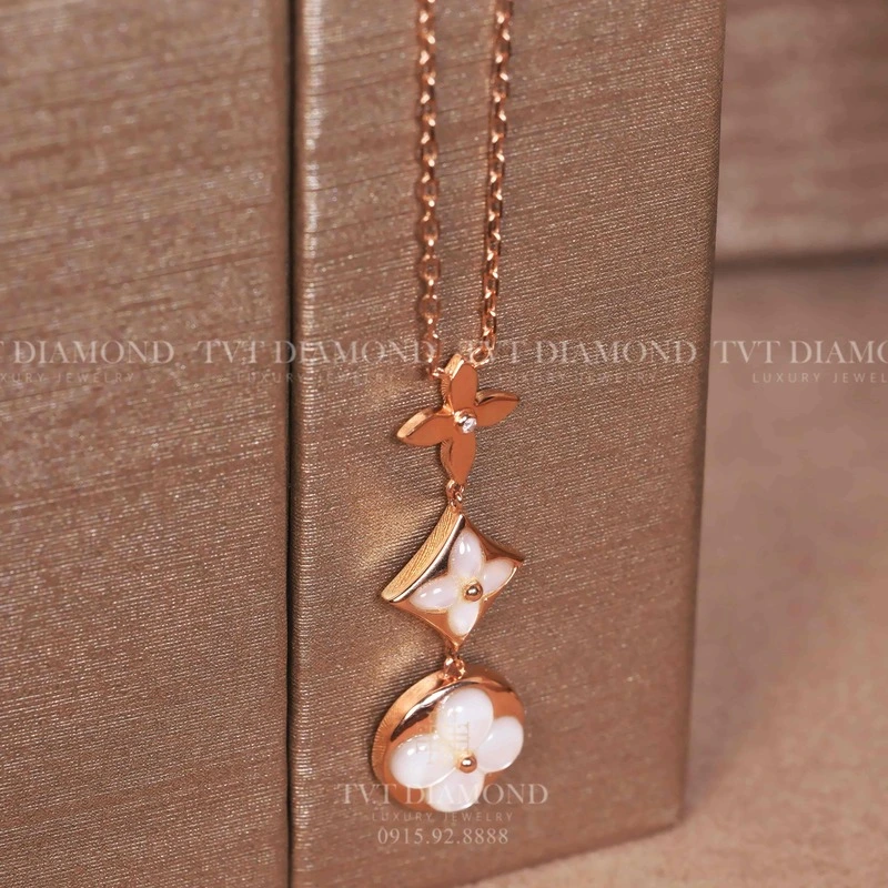 Dây chuyền LV 3 bông rơi