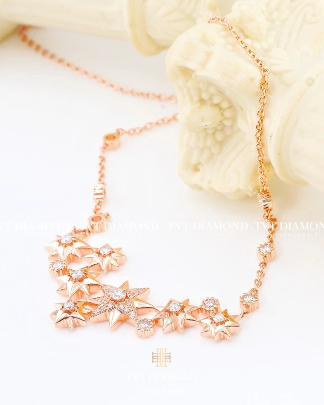 Dây chuyền LV ngôi sao