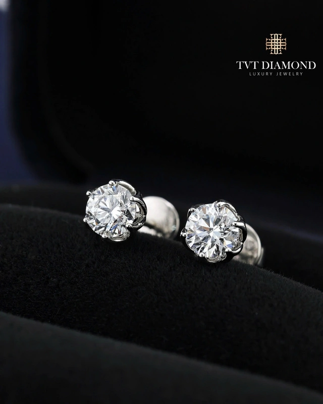 Khuyên tai kim cương thiết kế